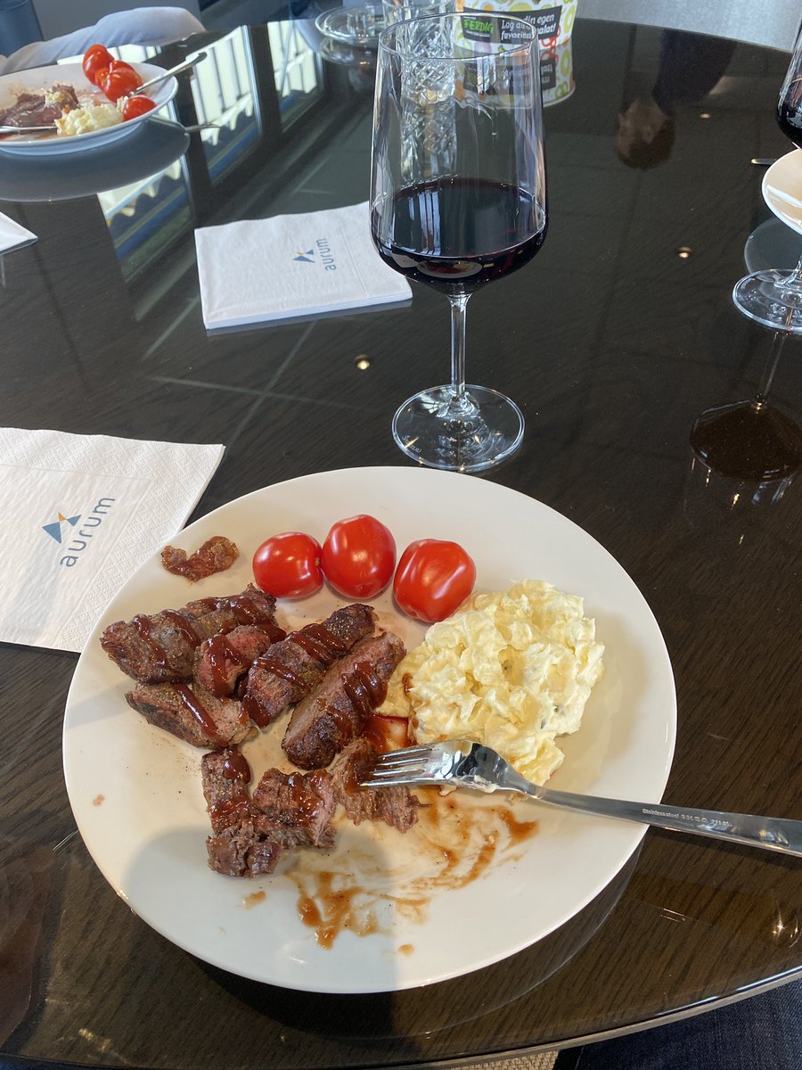 Grillet entrecôte til lunsj. Bare en helt vanlig fredag med <a href="/aurumnorge/">Aurum as</a>
