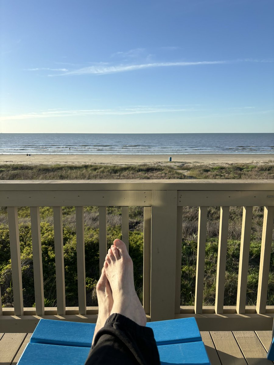 Right now I am staring at my soulless grey cube walls. I sooo miss this view from last week when I was in Galveston. #INeedToWinTheLottery #GalvestonIsland