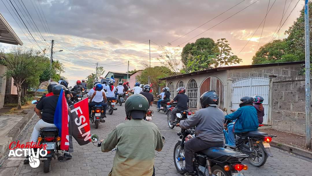 #Nicaragua| Militancia Sandinista de Juigalpa realizaron una animada Caravana vehicular en conmemoración al DIA NACIONAL DE LA PAZ 🕊️✌️❤️🖤 celebrando las victorias verdaderas del pueblo nicaragüense, la unidad y armonía familiar. 💗 #SomosVictoriasVerdaderas #SomosPLOMO19