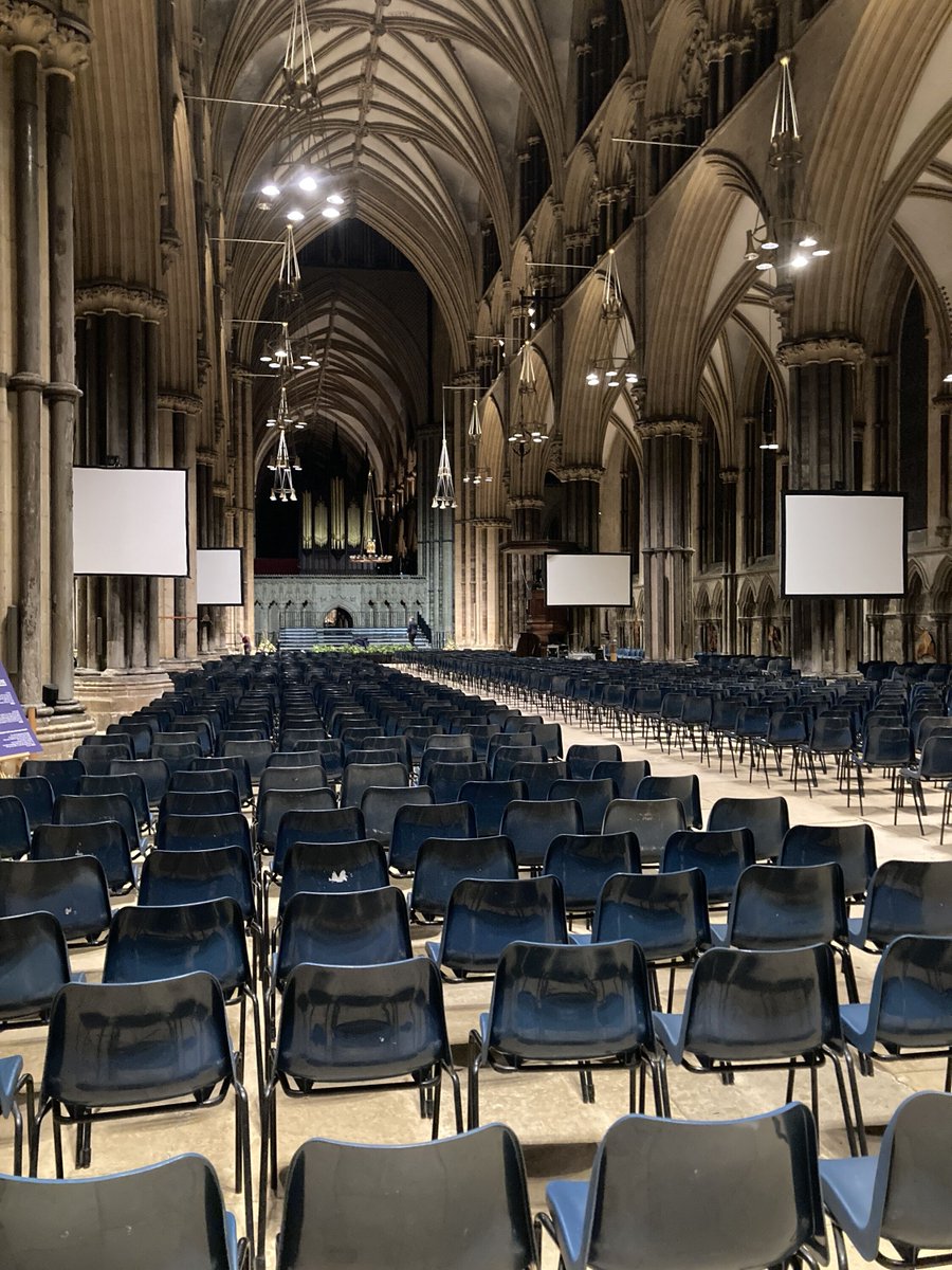 NotSoDaddyCool's tweet photo. Almost 3,000 student names. 👨‍🎓 👩‍🎓 
Some insanely long hours. 🕰 
And surnames that will live long in my memory.
Thank you @unilincoln , over &amp; out 🎤 
#universitygraduations #unioflincs #universityoflincoln #gradautions2024 #springgraduations2024 #announcer #namereader #orator https://t.co/HdDDm3b6ZW