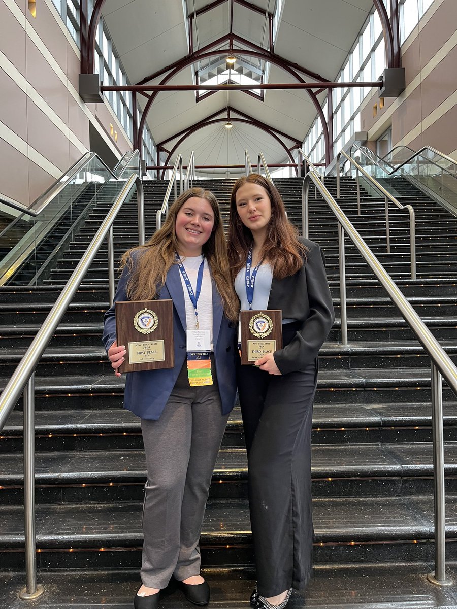 🌟 Please join us in congratulating 2 Academy students -- Bridget Kaufman '24, and Alyssa Carlson '25, for their stellar performance at the @NewYorkFBLA 2024 State Leadership Conference. Bridget placed first 🥇 in Job Interviewing, and Alyssa placed third 🥉 in Sales Presenting.