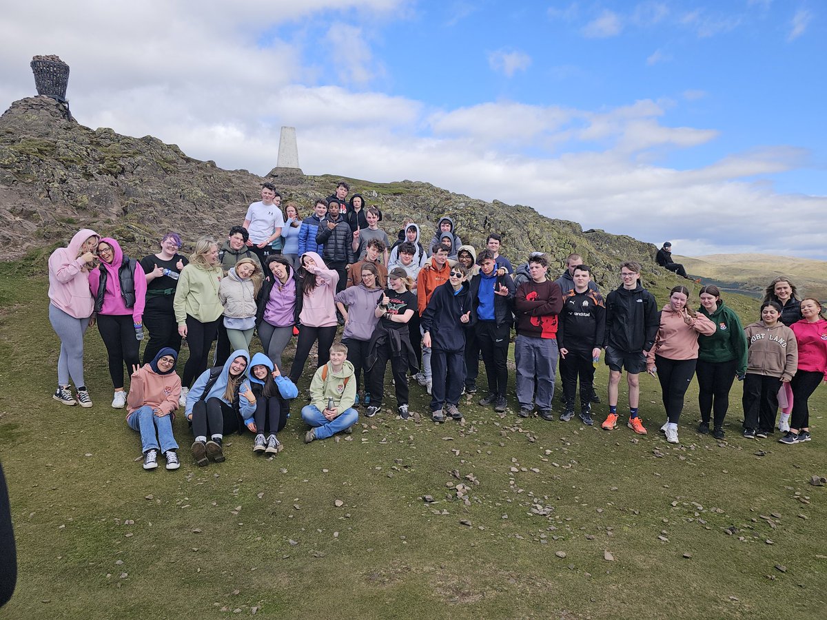 iamliztee's tweet photo. Last day for this group of legends today. What a great day @AlloaAcademy and super proud of you all. Loved our walk up Dumyat S6❤️❤️ https://t.co/qAZtUQPzOK