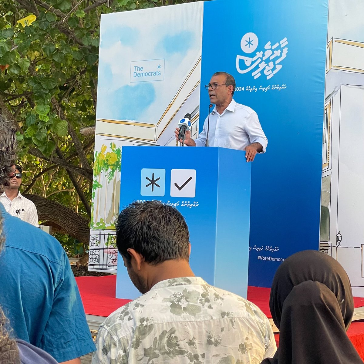 msfifi_'s tweet photo. 3 ބާރު މަސްހުނި ނުވެ، މަޖިލިސްގެ މަސައްކަތް ފުރިހަމަ ގޮތުގައި ކުރެވޭނީ، ނުވިކޭ އަދި ވެރިމީހާގެ ކޮންޓްރޯލަށް ނުވެއްޓޭނެ މެމްބަރުންނަށް!
އެއީ ޝިއްޕެ! 3️⃣✅
މުހައްމަދު ޝިފާޒް (ޝިއްޕެ) 3️⃣✅
#VoteShippe #Majlis2024 #FaaraveriMajlis #VillimaleDhaaira https://t.co/wyRjrWdNj4