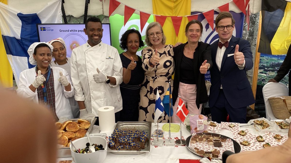 SweinEthiopia's tweet photo. Celebrating 🇪🇺 Day &amp; the rich cultural tapestry of 🇪🇺 @ #Nordic's food stall! 🇫🇮 🇳🇴🇸🇪 presented dishes that showcase the authentic culinary traditions of our beloved region. From the famous 🇸🇪 meatballs to the sweet treats of 🇫🇮Jansson’s temptations to the  tasty 🇩🇰Open faced 🥪 https://t.co/ykDwvH06V7