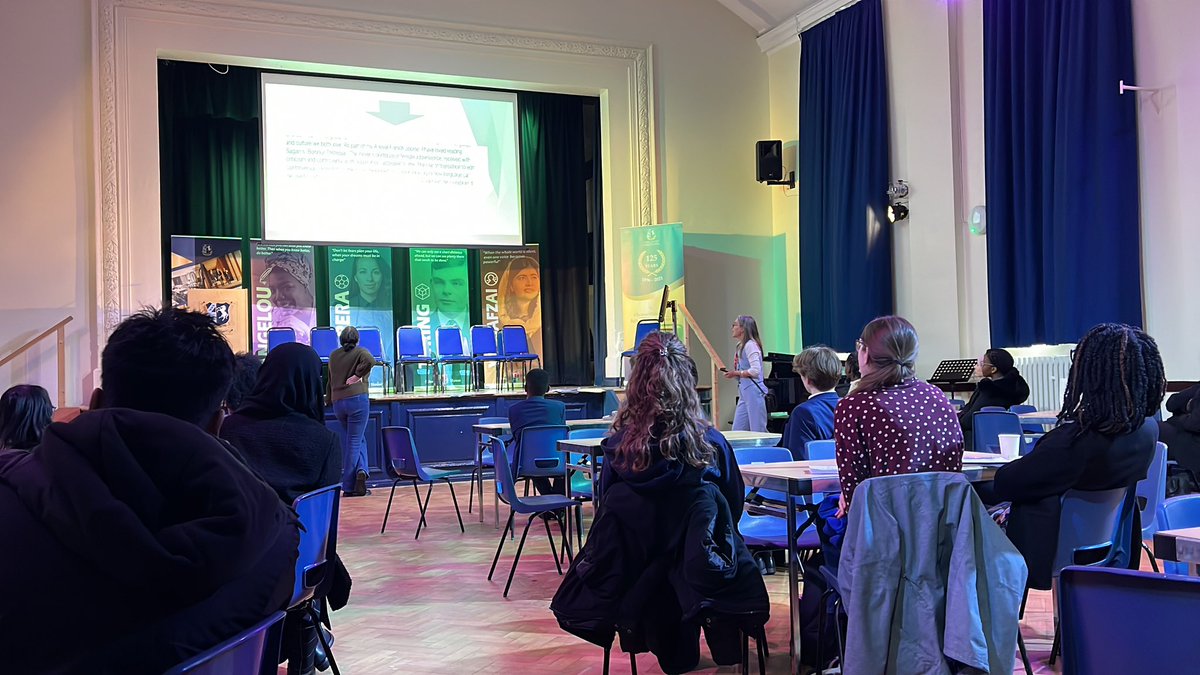 Chsfg_Computing's tweet image. Oxbridge application workshop in full flow as we learn about Personal statements. Thank you Sarah (Mansfield college) & Gwyneth (Gonville &Caius) and to all our guest students from local schools. @ChislehurstSch @CaiusSchools @MansfieldOxford
