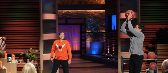 ⭐Watch tonight @ABCNetwork 8pm New #SharkTank @ABCSharkTank Starring @mcuban @LoriGreiner @BarbaraCorcoran @kevinolearytv Guest Shark: @Fanatics CEO @michaelrubin About bit.ly/eOc4sS