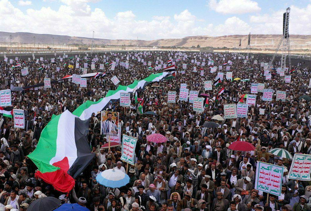 abdelkarroum's tweet photo. 🚨Sanaa,📍Yémen today
"Un million de manifestants se dont rassemblés ce jour à la place Al-Sabeen dans la capitale, Sanaa, sous le titre « Notre bataille continue jusqu’à ce que Gaza gagne »."
L'injustice est vouée à disparaître et laisser place à la Paix🤍🇵🇸
#Labri
#Ispahan https://t.co/DTvSltfDoW