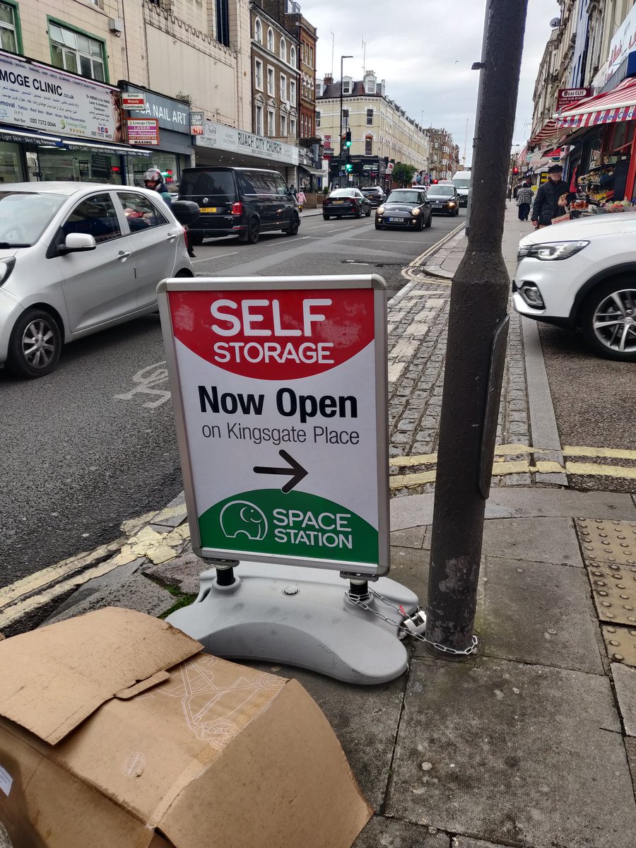 New self storage business in the old underground garages on the Kingsgate Estate. Not sure they have permission for a sign on Kilburn High Road @CamdenCouncil ....