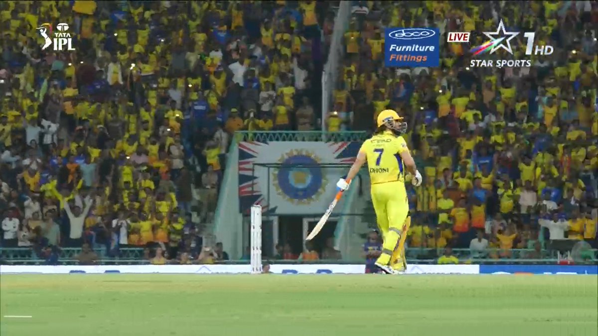 mufaddal_vohra's tweet photo. MS Dhoni in IPL 2024:

37* (16).
1* (2).
1* (3).
20* (4).
28* (9).

- 87 runs at a Strike Rate 255.8 with an infinite average....!!! 🤯♾️ https://t.co/GaXUGg7Ssm