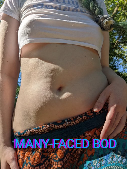 Spring time 🌱🌞 https://t.co/d0zl7jMVxt<a href="/tag/cosplay"class="tags"><span>#cosplay</span></a><a href="/tag/belly"class="tags"><span>#belly</span></a>