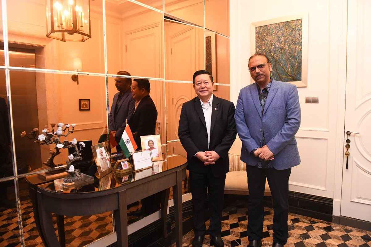 SecGen of ASEAN Dr Kao Kim Hourn this evening attended a dinner hosted by Ambassador of India to ASEAN Jayant N. Khobragade, where they exchanged views on ways to enhance the ASEAN-India Comprehensive Strategic Partnership for greater benefits of their two peoples.