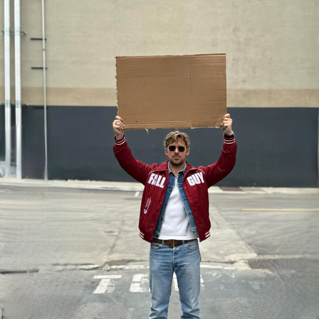 VanessaTrsJolie's tweet photo. I clear the sign for your messages π
let s go comment with a photo of your Ryan with Sign! #RyanWithSign #RyanWithSignMeme #TheSignGuy #ThefallGuy #RyanGosling #meme #sign #kendomeme #thedollguy https://t.co/GQcMdb9iSf