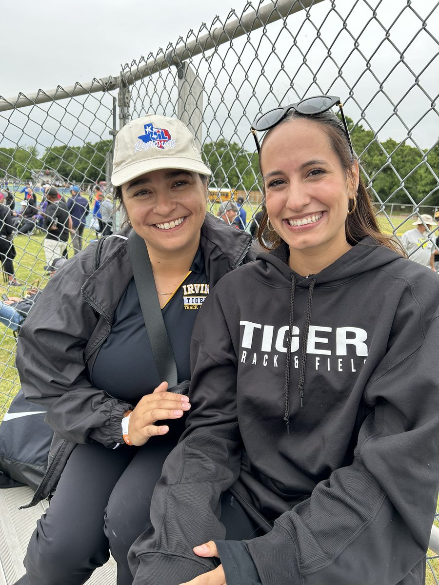 MikeWLuttrell7's tweet photo. Hanging out at the Regional Track meet with the awesome Irving Tiger Track coaches! https://t.co/ewemquBzIR