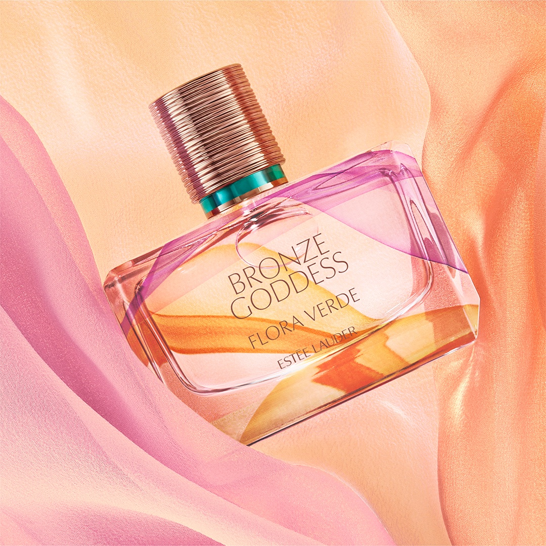 Meet NEW #BronzeGoddess Flora Verde 🌸 Inspired by the rhythm of Rio de Janeiro, this #LimitedEdition floral-green fragrance dances with fresh coconut water, Brazilian gardenia and sandalwood. Tap bit.ly/3Jq5RuD to discover the full collection 🥥 #Fragrance