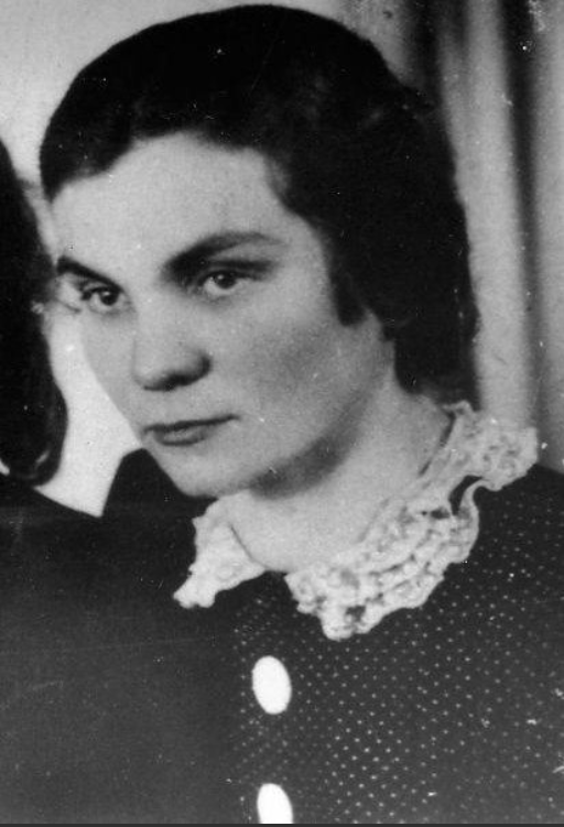 May 19, 1943 | Resistance fighter, Polish woman Helena Plotnicka is arrested in #Auschwitz & locked in Block 11. She brought food, medications and mail into the main camp & smuggled prisoner’s reports and letters out. She died in #Auschwitz of typhoid on March 1944.