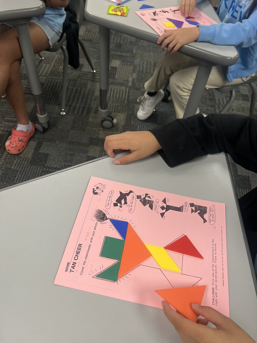 bacon_cecilia's tweet photo. Preview Day at Burnet Elementary!💙💙💙 @OdessaCollege  #TweetOC #OCAllIn #PositivelyOC #TangramPuzzels #MathProfessors #CollegeProfessors https://t.co/o8yBQBLJKr