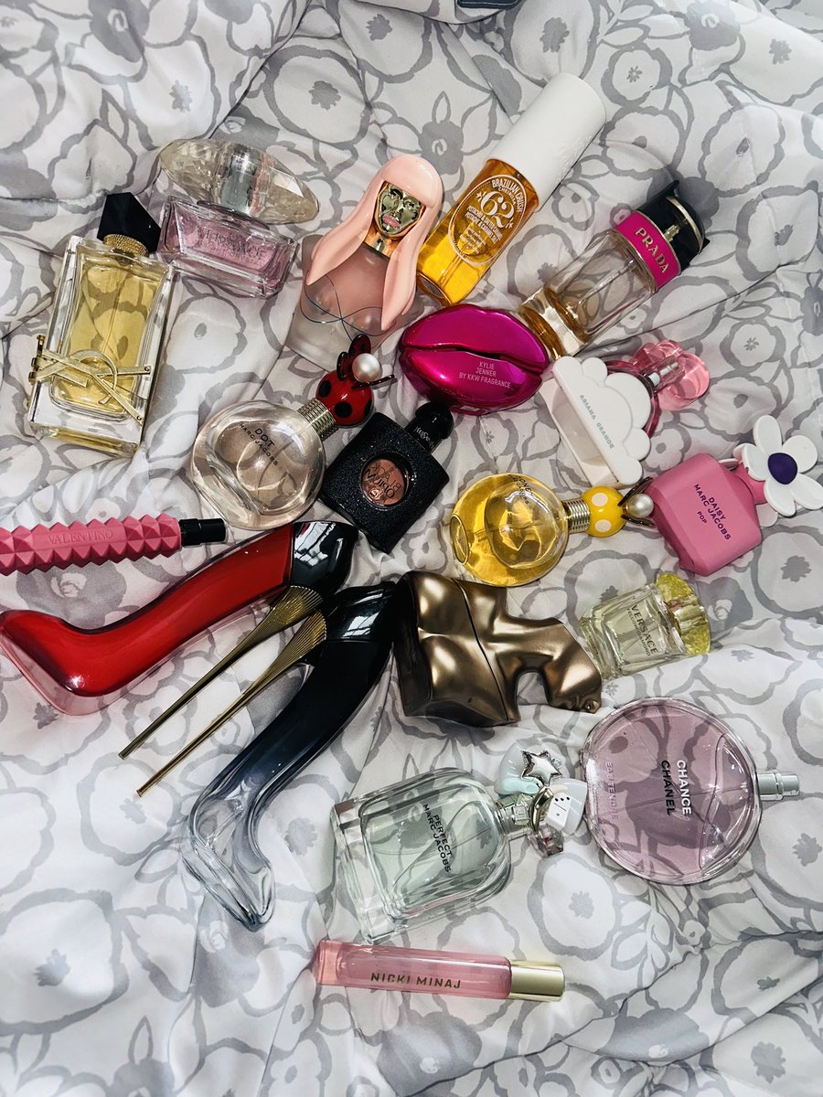 HeSoSadity's tweet image. All my favs I just love to smell good 🥰🥰💕💕💕🎀🫦