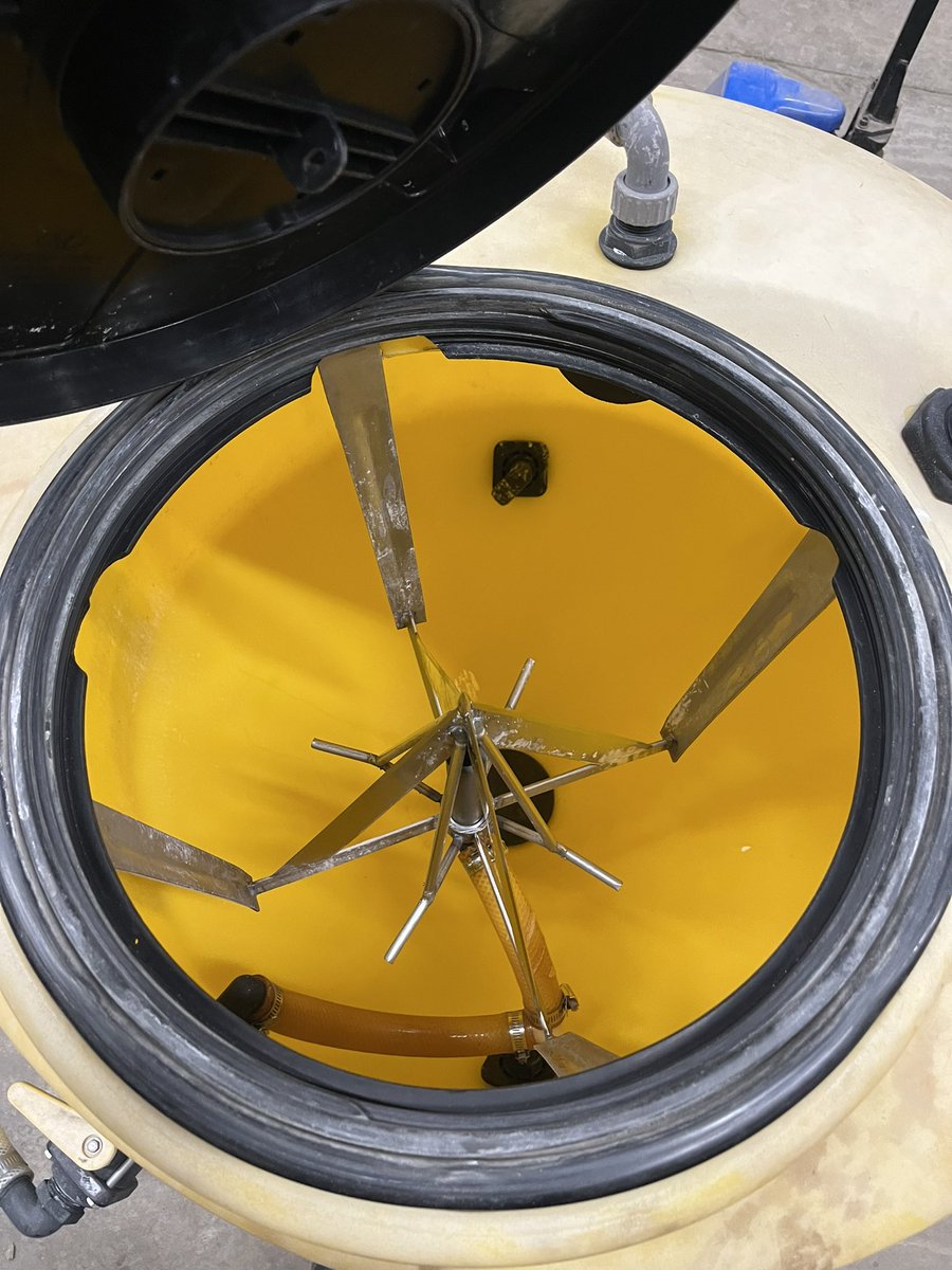 JakeWarrack's tweet photo. Chem handler 3 for sale. $1000 obo. Over all in good condition, bit sun faded. https://t.co/kIz6paDX2c