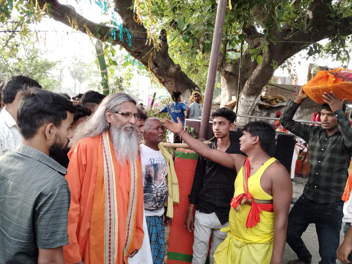 Chokar_baba's tweet photo. सारण लोकसभा के विभिन्न स्थानों पर भ्रमण कर लोकसभा चुनाव में अपने पक्ष में समर्थन माँगा।
#सारणलोकसभा
#नावछाप https://t.co/R6ntoxxsrN