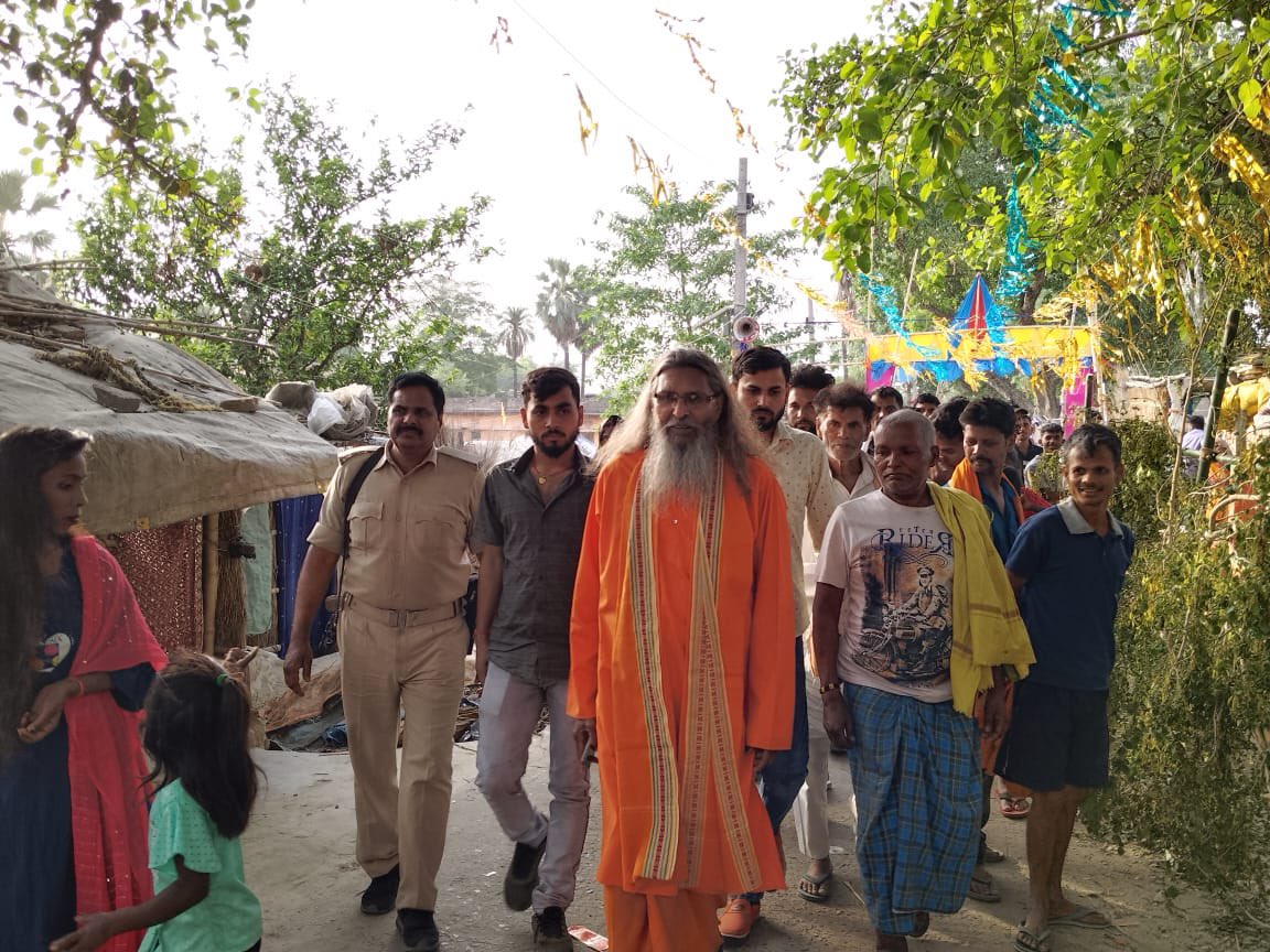 Chokar_baba's tweet photo. सारण लोकसभा के विभिन्न स्थानों पर भ्रमण कर लोकसभा चुनाव में अपने पक्ष में समर्थन माँगा।
#सारणलोकसभा
#नावछाप https://t.co/R6ntoxxsrN