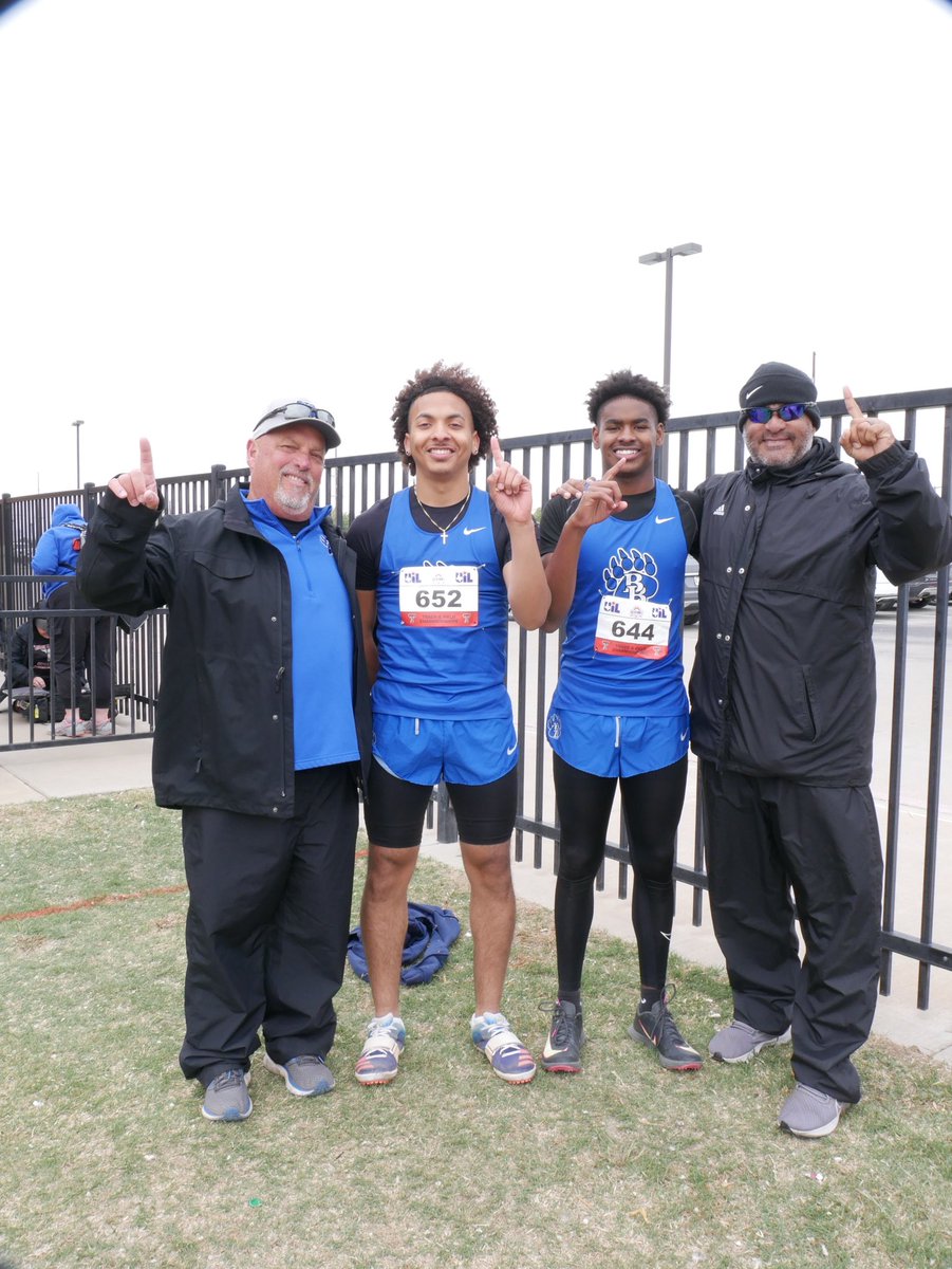 Mission accomplished!!! @BrewerAthletics 1st and 2nd in Region 1 TJ @Jr1Brandon @DesmondWatkin84 Austin here we come!!! Take State!!