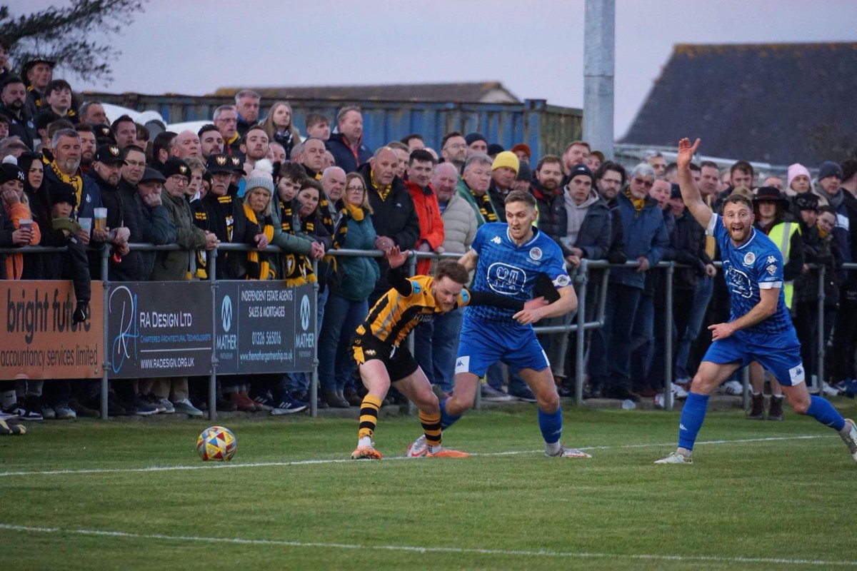 Goal_Mass's tweet photo. What An Occasion🔥
Crowd Over 1100 fans witnessed a tough, brutal #TopOfTable clash
@Piranfilms Action Packed Video 🎥🎙️brings you all the Thrills &Spills!
PLUS; How does @edsheeran get into the biggest game @Cornishfootball in decades!
AND, Want A Bus ?🚌 It’s here too😉 https://t.co/Ji61ComYiZ