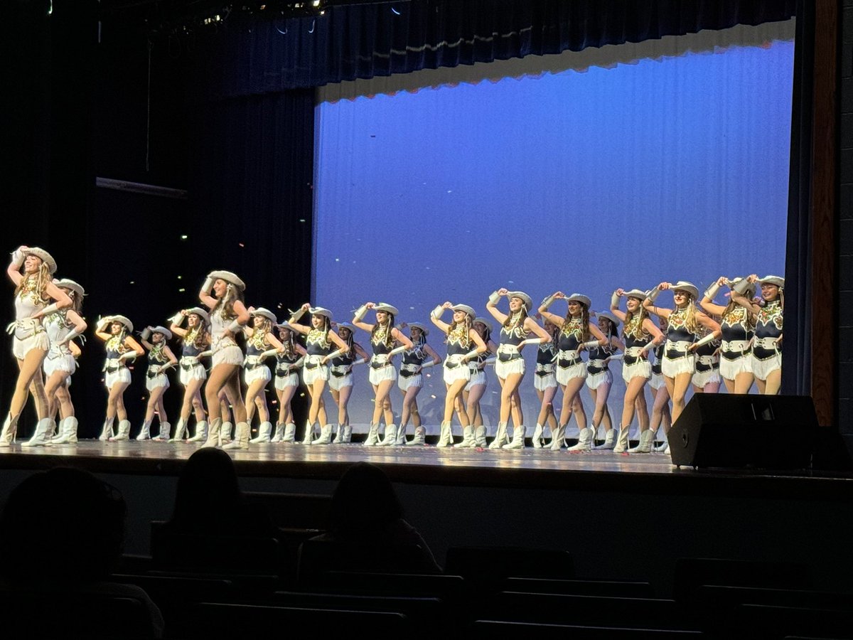 OCRobMartinez's tweet photo. Awesome job by some pretty talented students at this year’s Spring Show #OCWow #OCImpressive @OC_DANCETEAM @CheerConnor @NISDOConnorHS https://t.co/O7SOlRWrQl