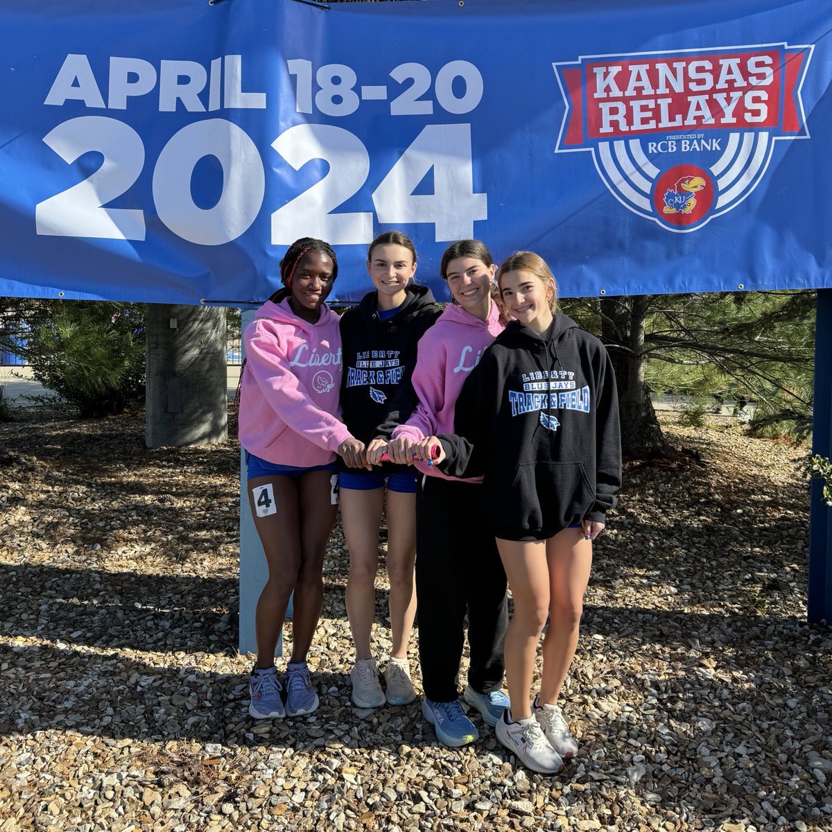 🚨SCHOOL RECORD🚨

4x1600 // 22:15.6

Cambell Grosdidier • 5:25.30
Lily Hurt • 5:19.77 (PR!)
Blake Rogers • 5:56.15
Charlotte Timba • 5:34.45