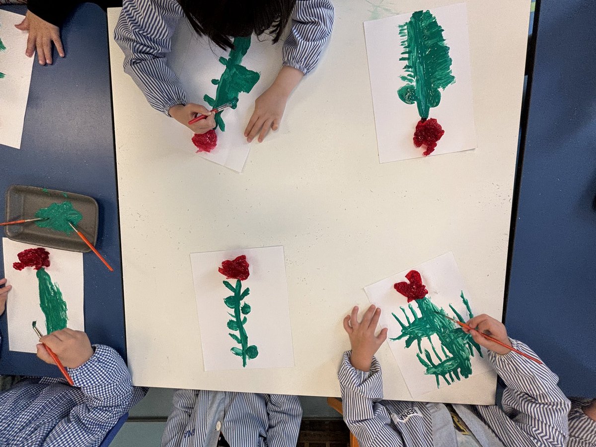 Ja fa dies que pels diferents espais del #mopi de #jecasp es respira un ambient molt de Sant Jordi, Festa Major, roses, llibres i un llarg etcètera🌹🐲📖
Esperem amb moltes ganes a que arribi ja la setmana vinent!!