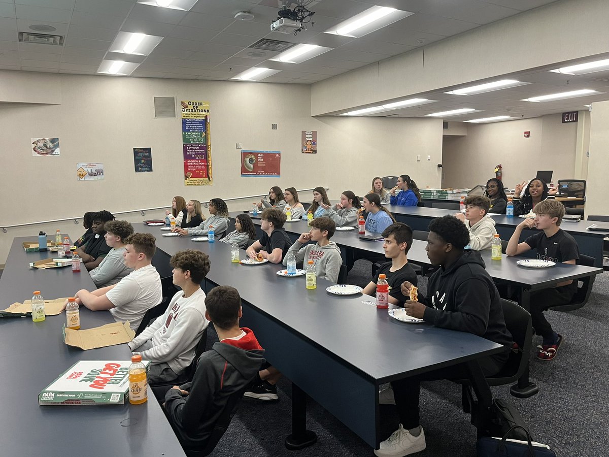 avonsouth's tweet photo. Hard to find a better example for our SALT team than @LukeShay19 

Great to hear from someone who sat in their same seat! https://t.co/kqAahIF1x2