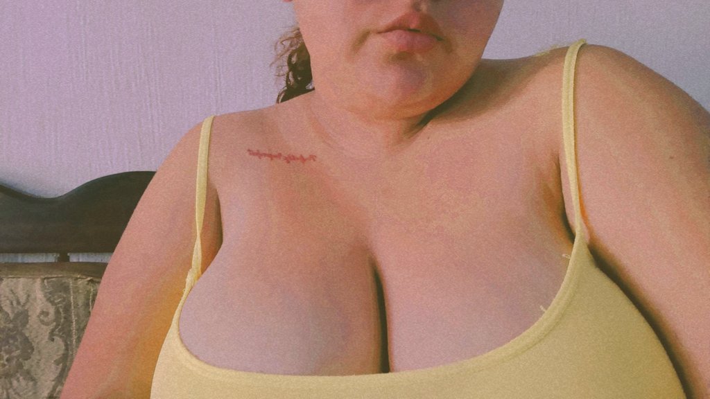 Ed22081's tweet photo. Buenos días a todos🤭☺️✨
Volvemos con el contenido🔥

Estamos en espera de lencería lindaa para estás 🍒🔥 

https://t.co/QR8fVWsfHm
Suscribete a mi #onlyfans 
El día de hoy abrimos de nuevo canal de telegram🤭🔥🥵 https://t.co/D6rr11G8Nr