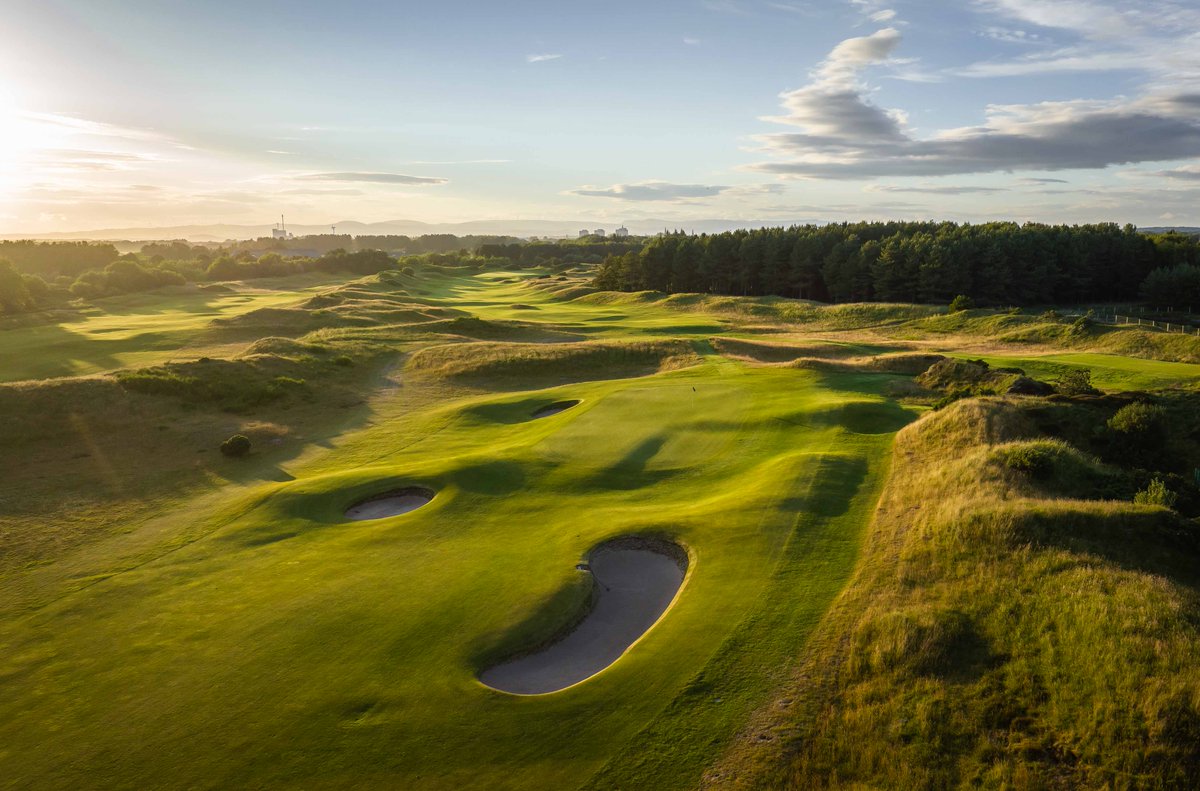 Have you seen our Dine and Dream offer? Now you can add a round of golf too! Stay with us until 16th May for just £90 per person per night and a round of golf is only £98 extra. This offer's based on 2 people sharing. Book now on 01294 314000