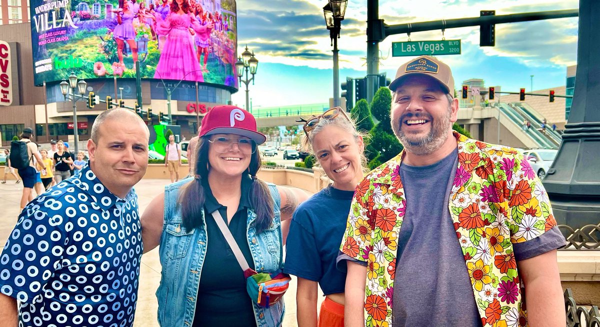 SplitOpen_n_Kel's tweet photo. Seeing Phish together since 97 https://t.co/5TZDOtlSqf