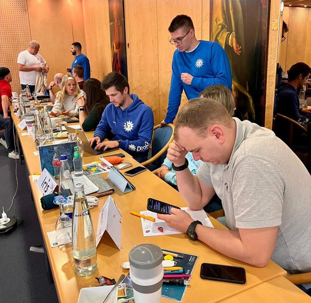 DPolGBund's tweet photo. Angeregte und konstruktive Beratungen während der #Bundesjugendkonferenz der #DPolG in Nürnberg. Unsere #JUNGEPOLIZEI ist motiviert und treibt die gewerkschaftliche Arbeit engagiert voran! https://t.co/s9TakZUnl6