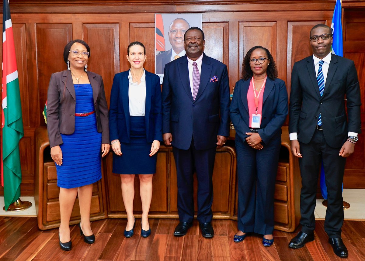 H.E Dr. @MusaliaMudavadi, Prime Cabinet Secretary and CS for @ForeignOfficeKE, met with Ms. Tally Einav, the United Nations Industrial Development Organization @UNIDO Representative to Kenya. During the meeting, the Prime CS officially received Ms. Einav's letters of