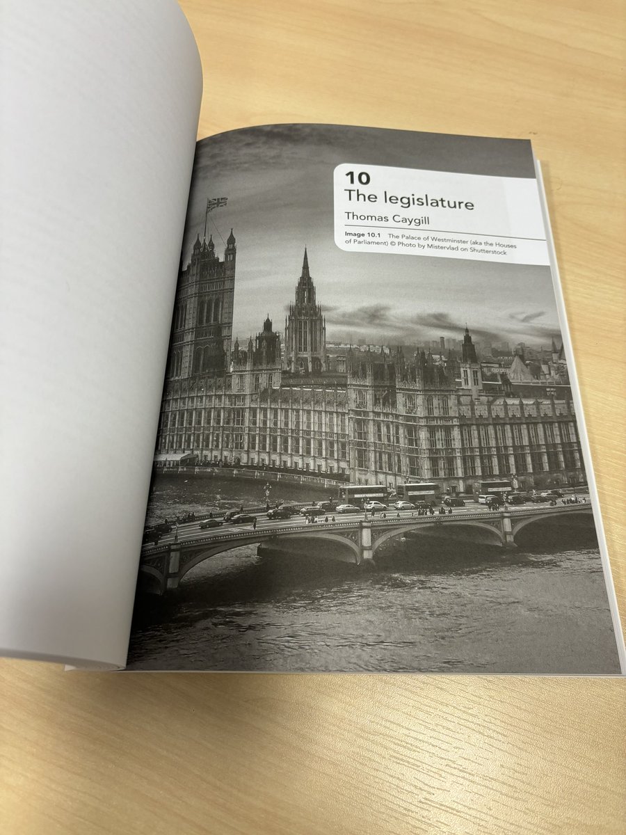 Excited to have received my copy of “An Introduction to UK Politics” this week, and see my chapter in print. Thanks to @JoanieWillett and @AriannaGi for being such awesome editors. Get your copies while they are hot! uk.sagepub.com/en-gb/eur/an-i…