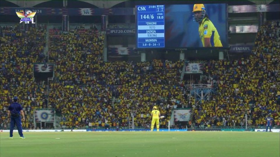 ennanusolluven's tweet photo. Name: Mahendra Singh Dhoni
Job: Saving the mental health of millions of fans 😭😭 https://t.co/TVZStEfMHA