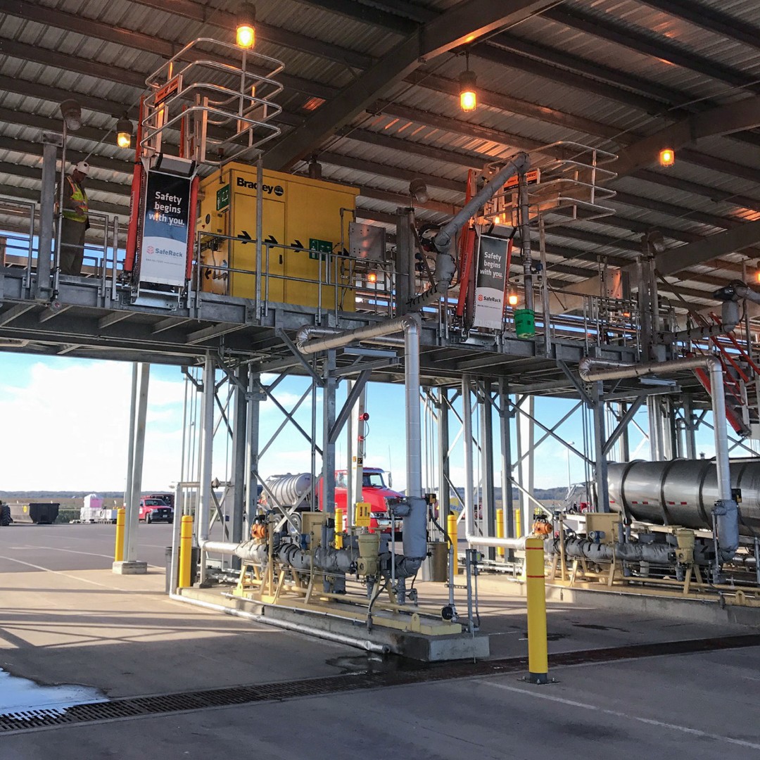 NorthwestPump's tweet photo. Safety &amp; efficiency are vital to maintaining everyday operations, whether a facility is moving fuel or raw materials. This month's Industrial blog highlights our entire line of bulk-loading solutions. 

Find out here: https://t.co/UGX2hJScuq

#bulkloading #safety #OSHA #transfer https://t.co/WYxrAon4gb