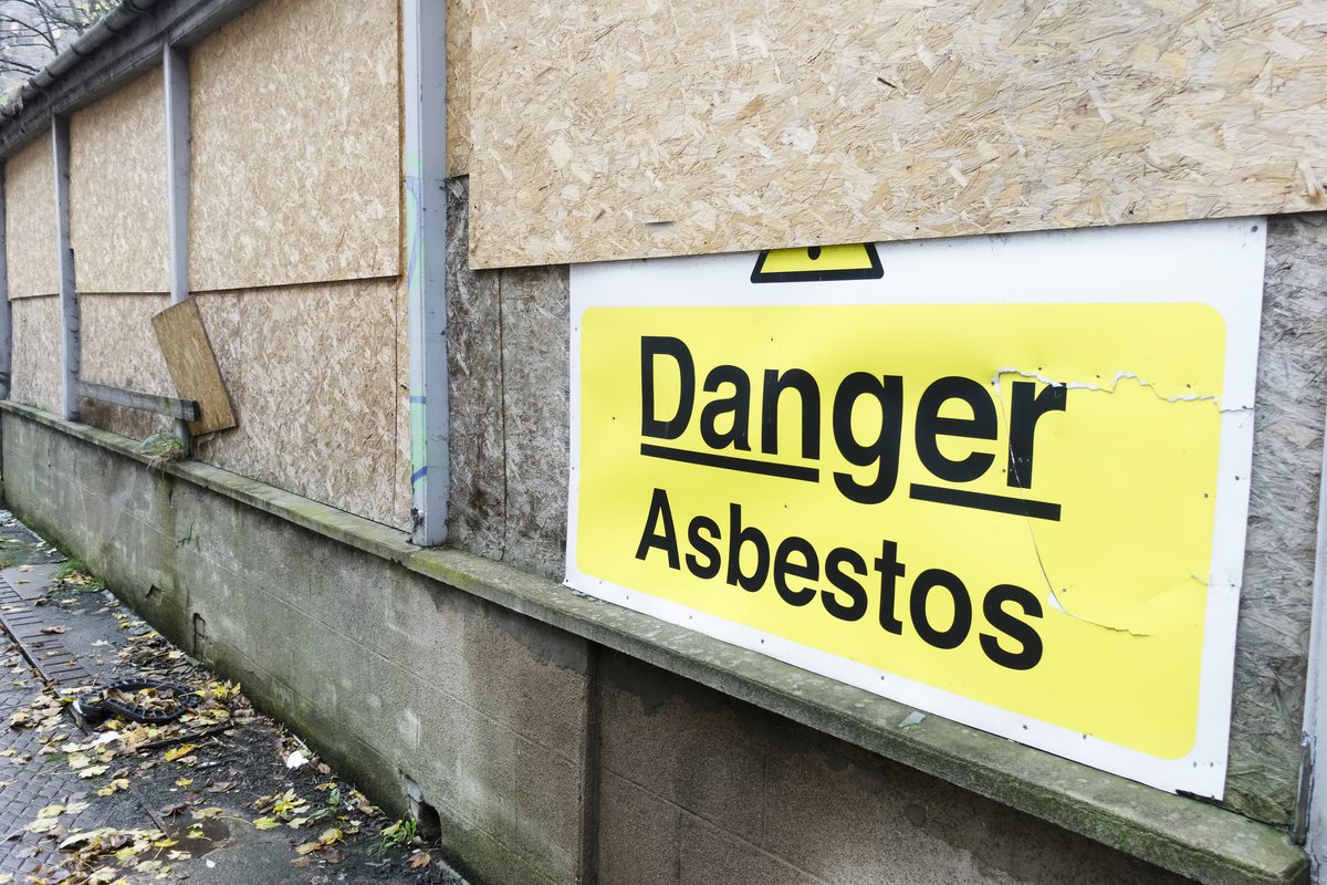 A firm and two directors have been prosecuted for failing to safely dispose of asbestos. Our expert @TonyLRoberts, who helps those affected by #asbestos exposure, warns the case highlights the dangers asbestos still poses 25 years after its ban in the UK. irwinmitchell.com/news-and-insig…