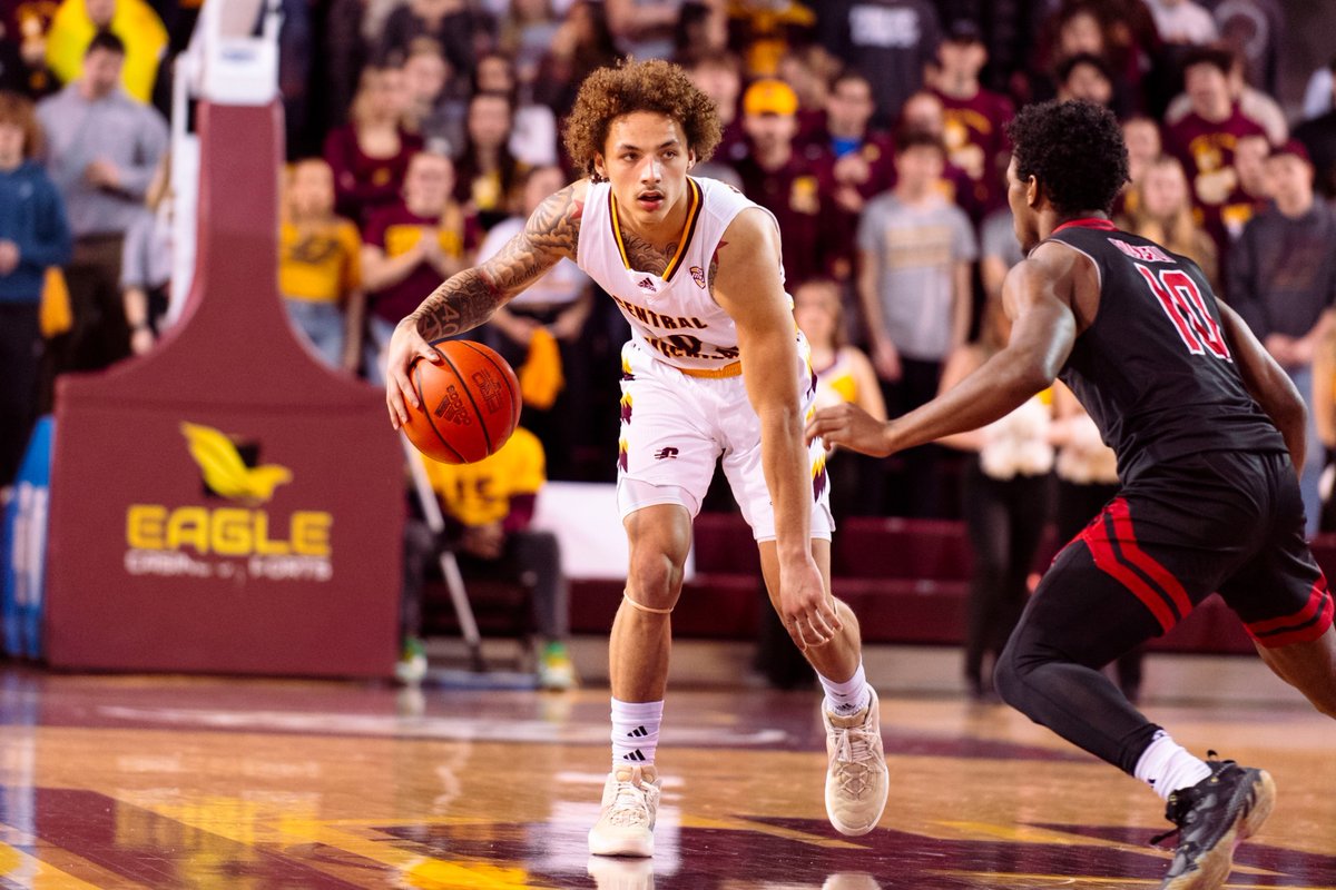 🏀 <a href="/CoachTonyBarbee/">Tony Barbee</a> and Anthony Pritchard earn <a href="/NABC1927/">NABC</a> All-District 14 honors...

Tony Barbee: NABC District Coach of the Year
Anthony Pritchard: All-District Second Team honoree

📰 bit.ly/4aE7ild

#FireUpChips 🔥⬆️🏀