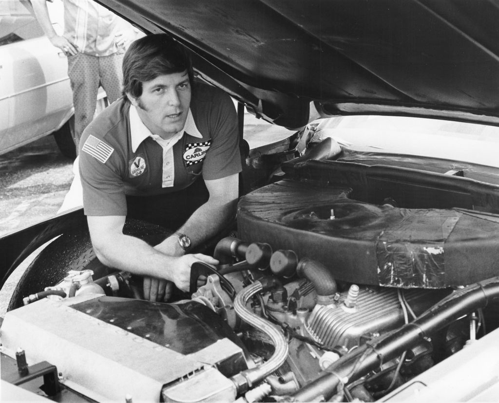 Join us in honoring Class of 2018 #NASCARHOFer Robert Yates on his birthday. Yates, who began his career at Holman-Moody Racing in 1968, landed a job with NASCAR Hall of Famer Junior Johnson (2010) in 1971. The rest is history. #NASCARHall #NASCARLegend #racing #NASCARHistory