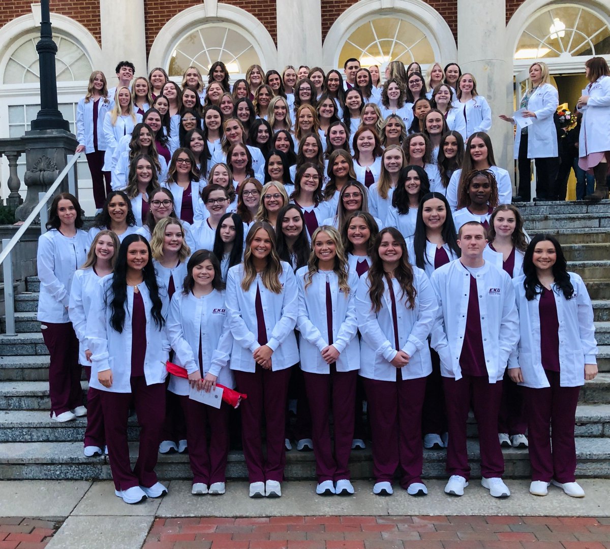 At #EKU’s Nursing lab, students get hands-on learning with state-of-the-art equipment. Just ask these recent white coat recipients! You can read more about the innovative education our nursing students receive in the link below 👇🩺🧑‍⚕️ 🔗: stories.eku.edu/events/eku-nur…