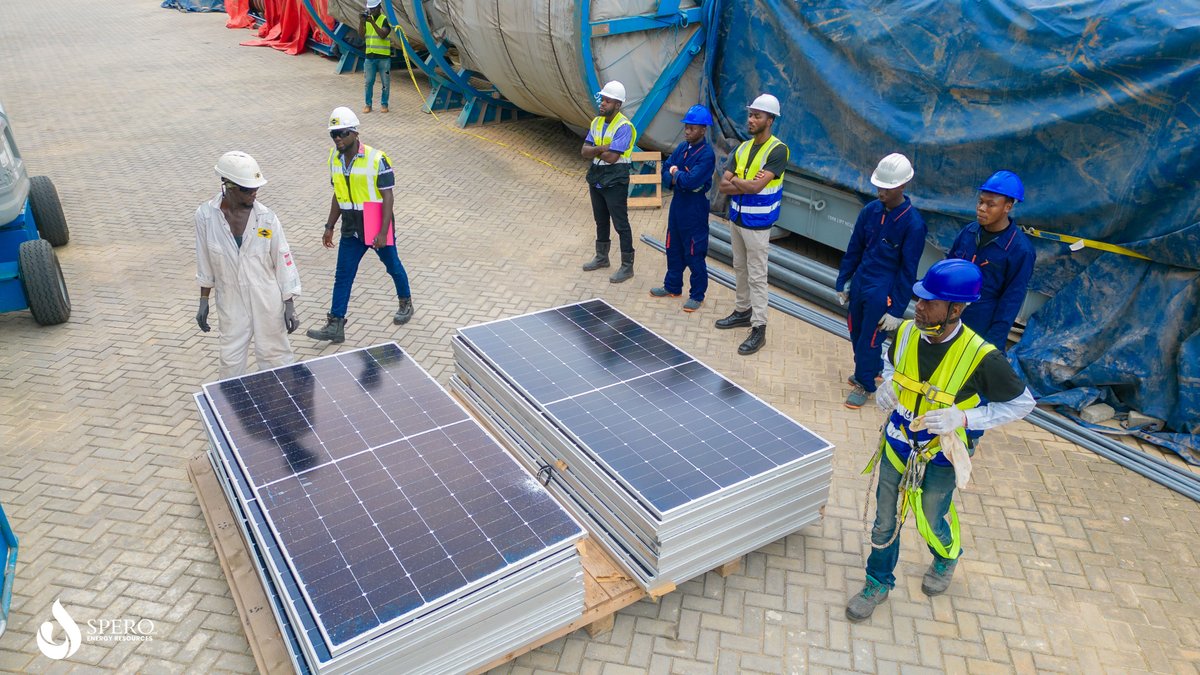 Speroenergy's tweet photo. @longi_solar panels offer unmatched efficiency and reliability in harnessing solar energy. With their innovative design and advanced technology we provide best installations.

#longisolar 
#efficiency 
#reliability 
#gosolar 
#verveenergyresources https://t.co/WCh9ug4X53