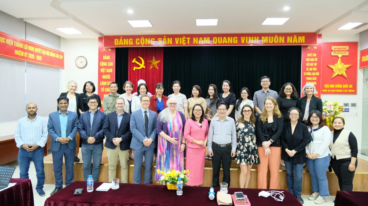 New research reveals diet and food environment challenges for adolescents in #VietNam. 🍽️🇻🇳 The #SHiFT_Initiative is working with Viet Nam’s National Institute of Nutrition to develop ideas for further research and interventions. Read more ⬇️ on.cgiar.org/3TMaCDt