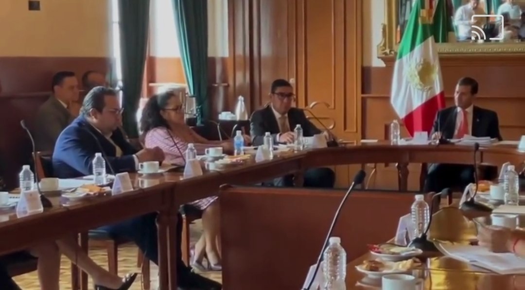 transeunteinfo's tweet photo. #Transeúnte “Desaparece” más de 1 mdp en efectivo de erario de #Toluca

https://t.co/O9RCkfMVRB https://t.co/ZZONdPvnbV