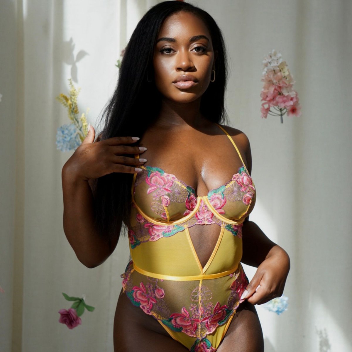 OHLALACHERI's tweet image. Currently in a euphoric mood. You should be too. 😏🌻 Shop our one of a kind embroidered lingerie. #springisin #fashionlingerie #ohlalacheriparis #alwaysohlala #ohlalababe #euphoria