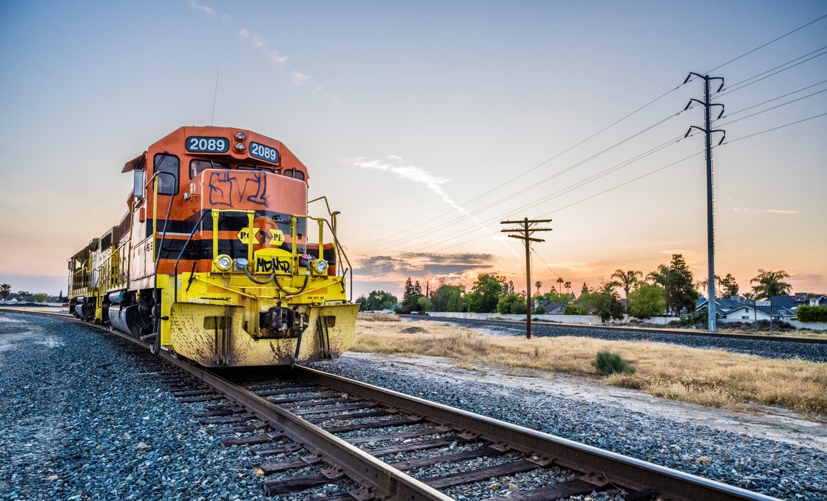 I added a few more photos to my @500px page - 500px.com/p/rubiconreade… #jasonfrostphotography #flowerphotography #bakersfieldbikepath #kernriverbiketrail #applevalleyplaza #bakersfield #train