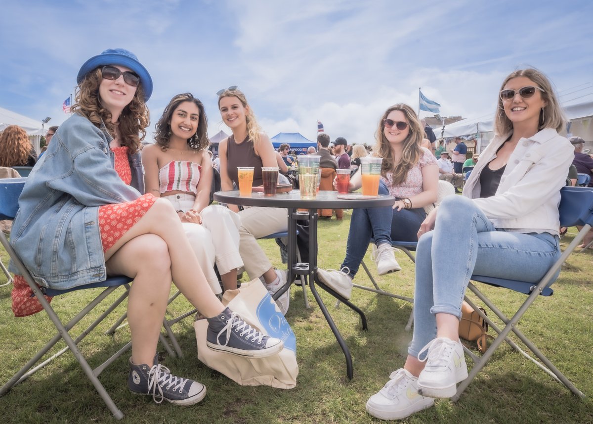 VisitEastbourne's tweet photo. There's just 4 weeks until Beer &amp; Cider by the Sea 🍻 With live music providing the soundtrack to the weekend and over 100 beers, ciders and perries to choose from, get your mates together and celebrate the start of summer! Tickets available here: https://t.co/zF4LIva15S https://t.co/bgdctUySQp