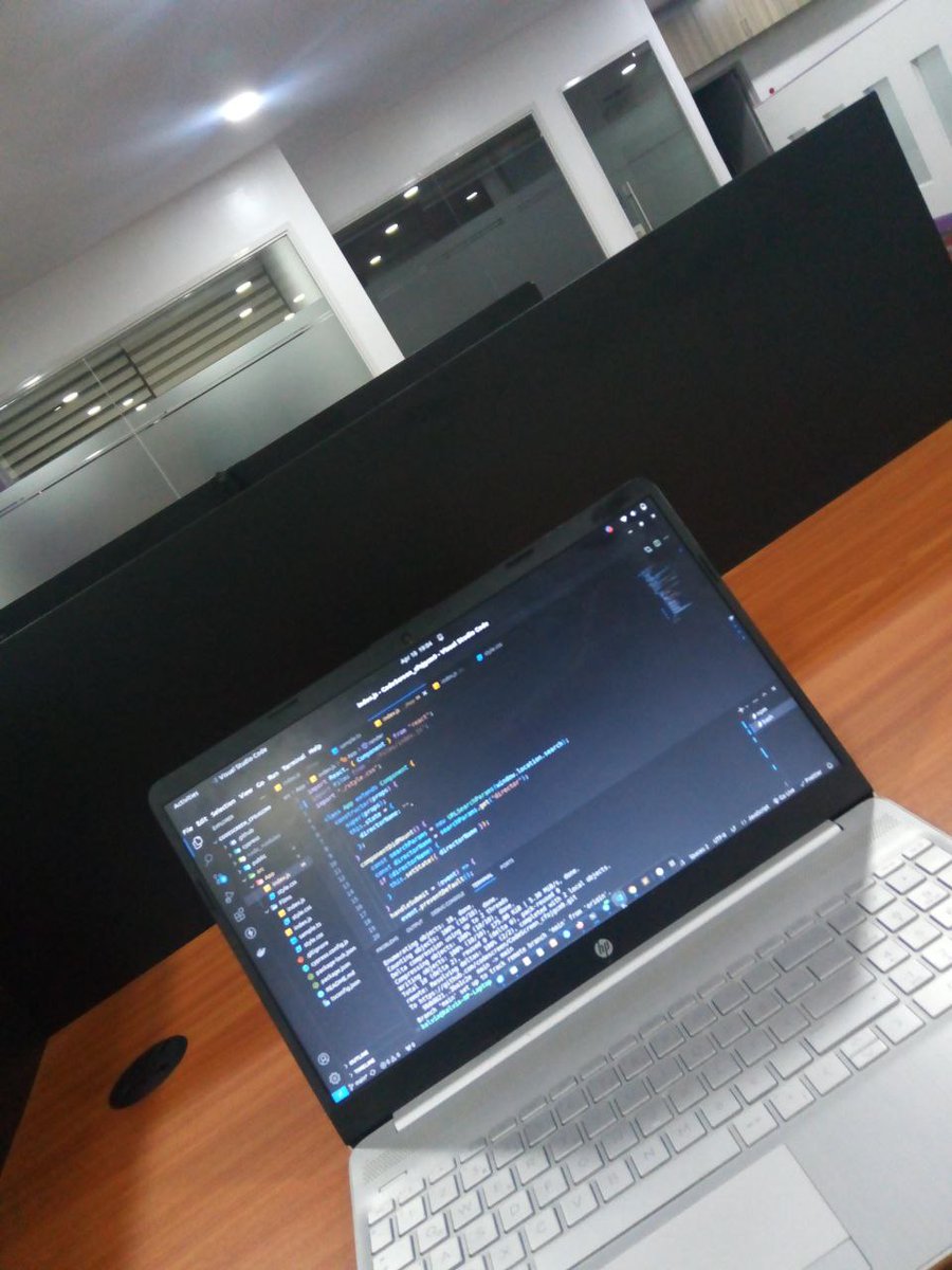 Just wrapped up an engaging interview discussing the full-stack landscape. From mastering #React's dynamic UI capabilities to leveraging #NodeJS for server-side magic, the conversation was tech-rich! We also explored crucial personal skills that complement technical expertise.