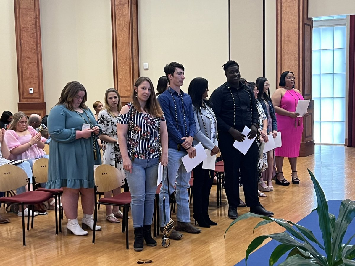 AndrePerezSLCC's tweet image. Celebrating 13 of the best and brightest during the 2nd Annual National Adult Education Honor Society Ceremony at @southlacc